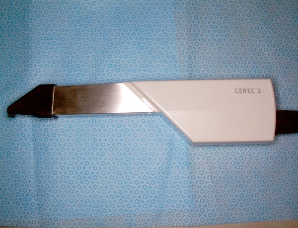 Equipo CEREC de diseño y fresado dental asistido por computadora